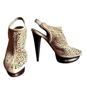 SUEDE ELIZABETH AND JAMES  Leather Perforated Leather Platform Shoes Clog Sandal